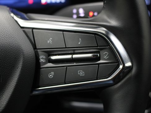 Used 2025 Chevrolet Equinox LT AWD/4WD image 12