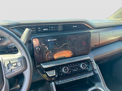 Used 2025 GMC Sierra 2500 Denali Ultimate image 16