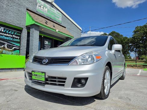 Used 2012 Nissan Versa Hatchback w/ SL Navigation Pkg FWD image 2