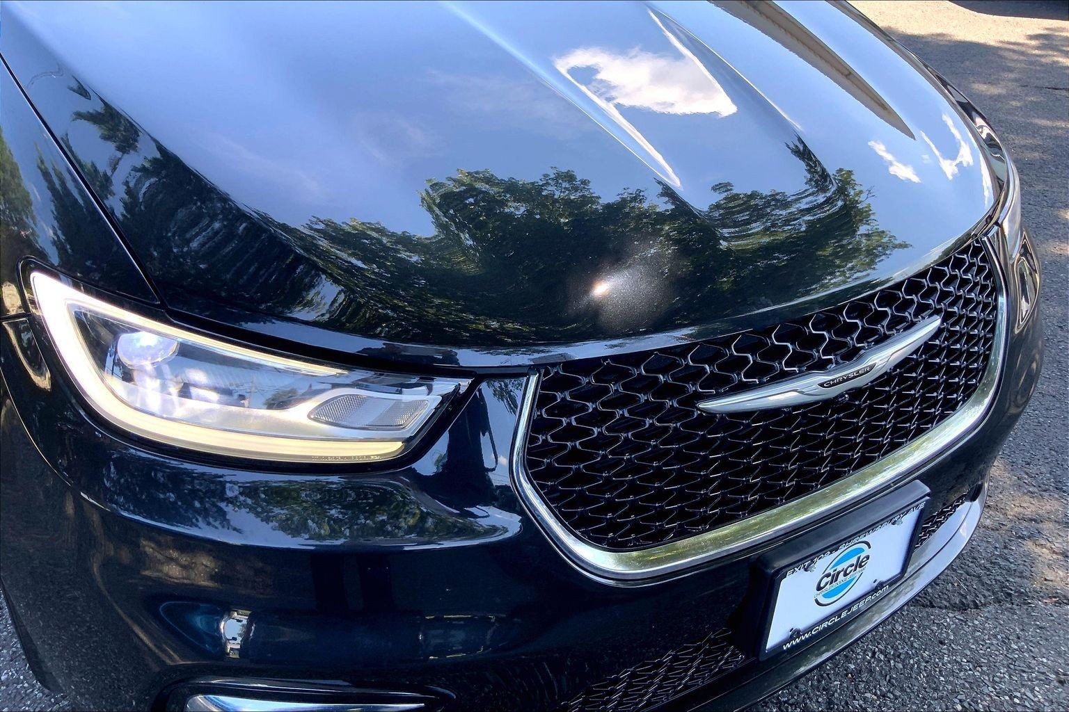 Certified 2023 Chrysler Pacifica Touring-L AWD/4WD image 24
