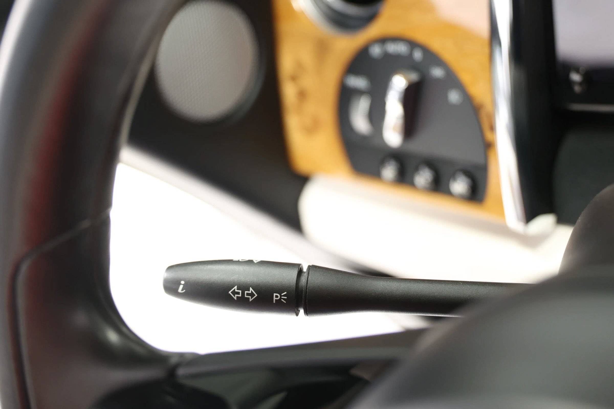 Used 2017 Rolls-Royce Wraith RWD image 37