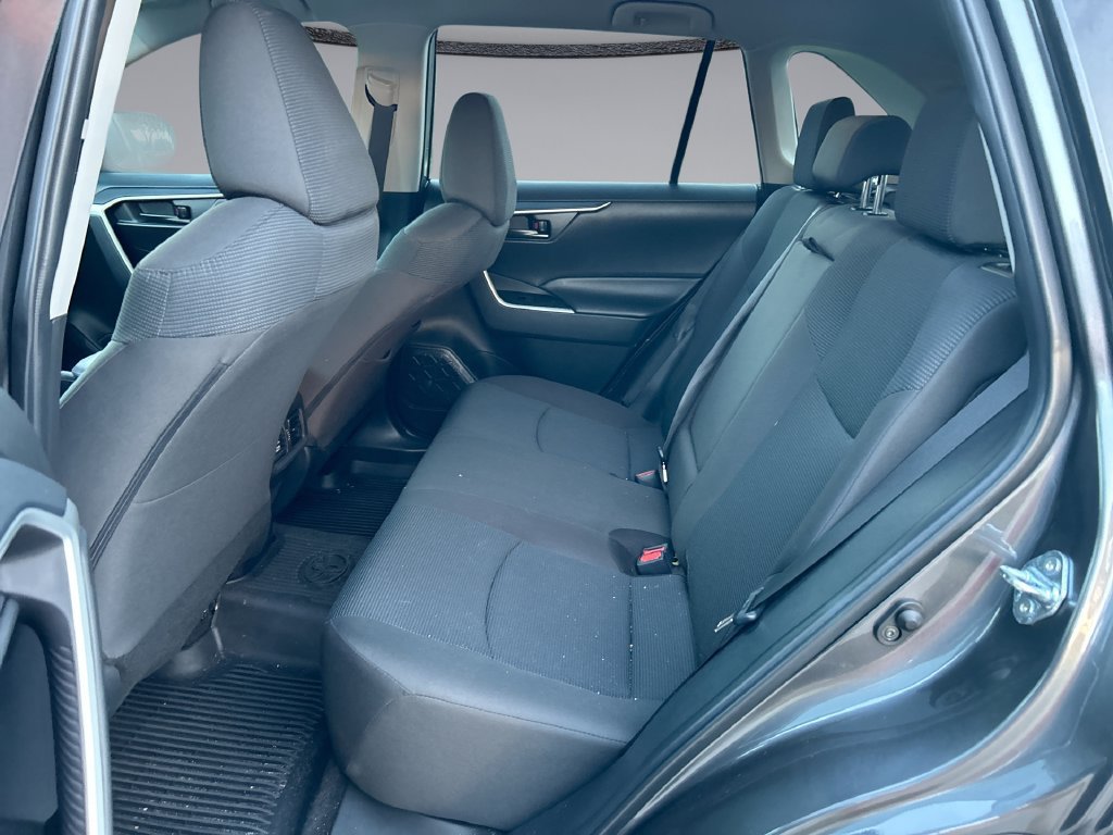 Certified 2025 Toyota RAV4 LE FWD image 28
