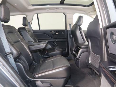 Used 2024 Lincoln Aviator Reserve AWD/4WD image 14