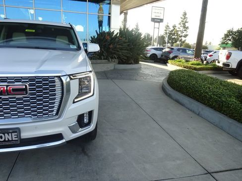 Certified 2022 GMC Yukon XL Denali w/ Max Trailering Package AWD/4WD image 35