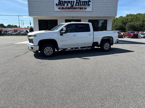 Used 2026 Chevrolet Silverado 2500 LT AWD/4WD image 1