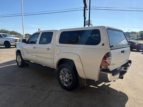 Used 2014 Toyota Tacoma Limited image 8