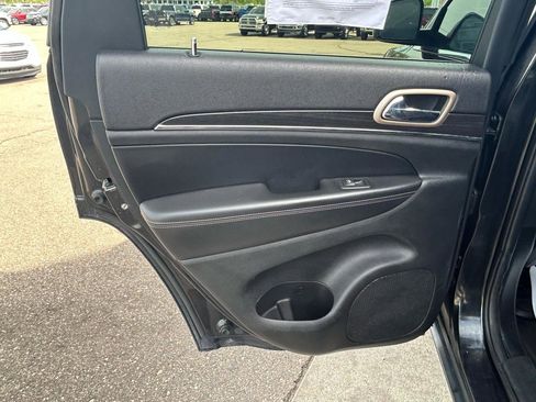 Used 2014 Jeep Grand Cherokee Limited AWD/4WD image 13