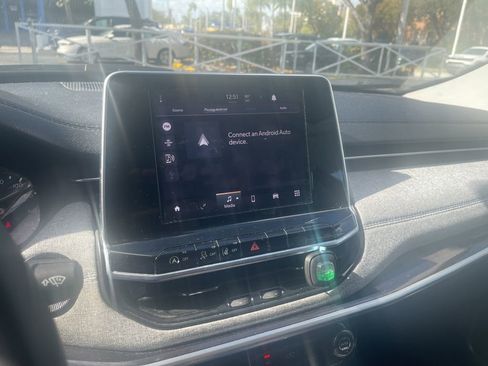 Certified 2022 Jeep Compass Latitude image 12