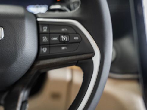 New 2025 Jeep Grand Cherokee L Limited w/ Luxury Tech Group II image 27