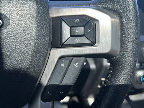 Used 2016 Ford F150 Platinum w/ Equipment Group 701A Luxury image 25