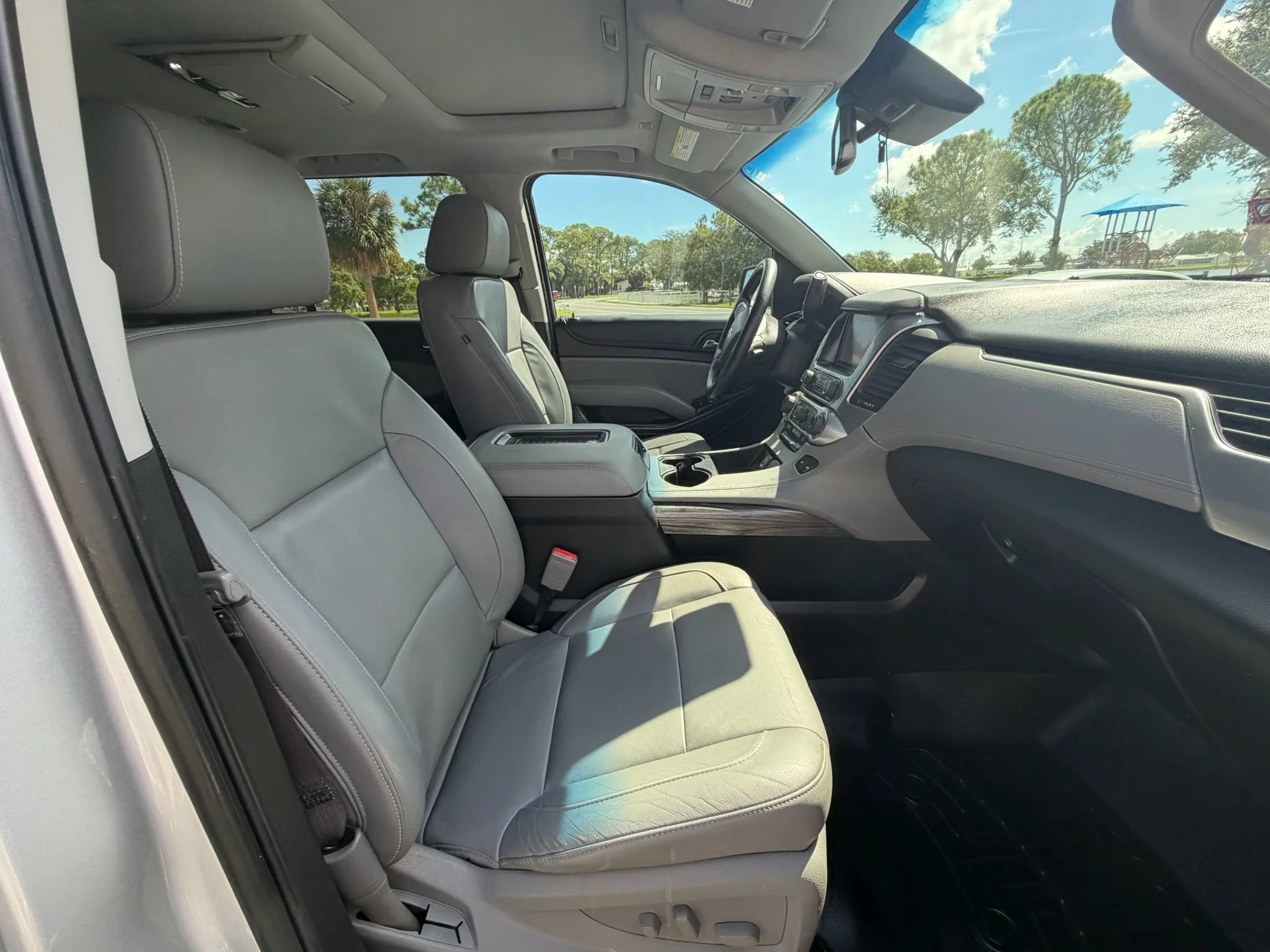 Used 2017 Chevrolet Suburban LT AWD/4WD image 21