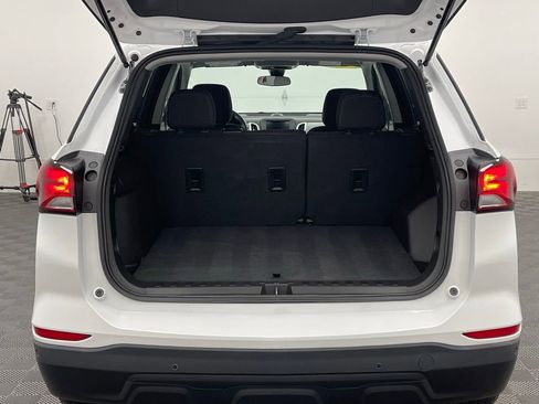 Used 2024 Chevrolet Equinox LS w/ LS Convenience Package FWD image 8