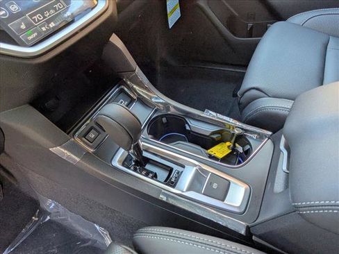 New 2025 Subaru Ascent Limited image 17