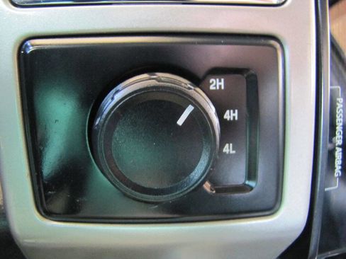 Used 2019 Ford F250 Lariat w/ Lariat Value Package image 39