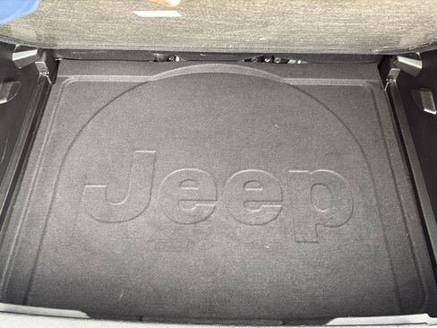 Used 2021 Jeep Renegade Latitude image 38