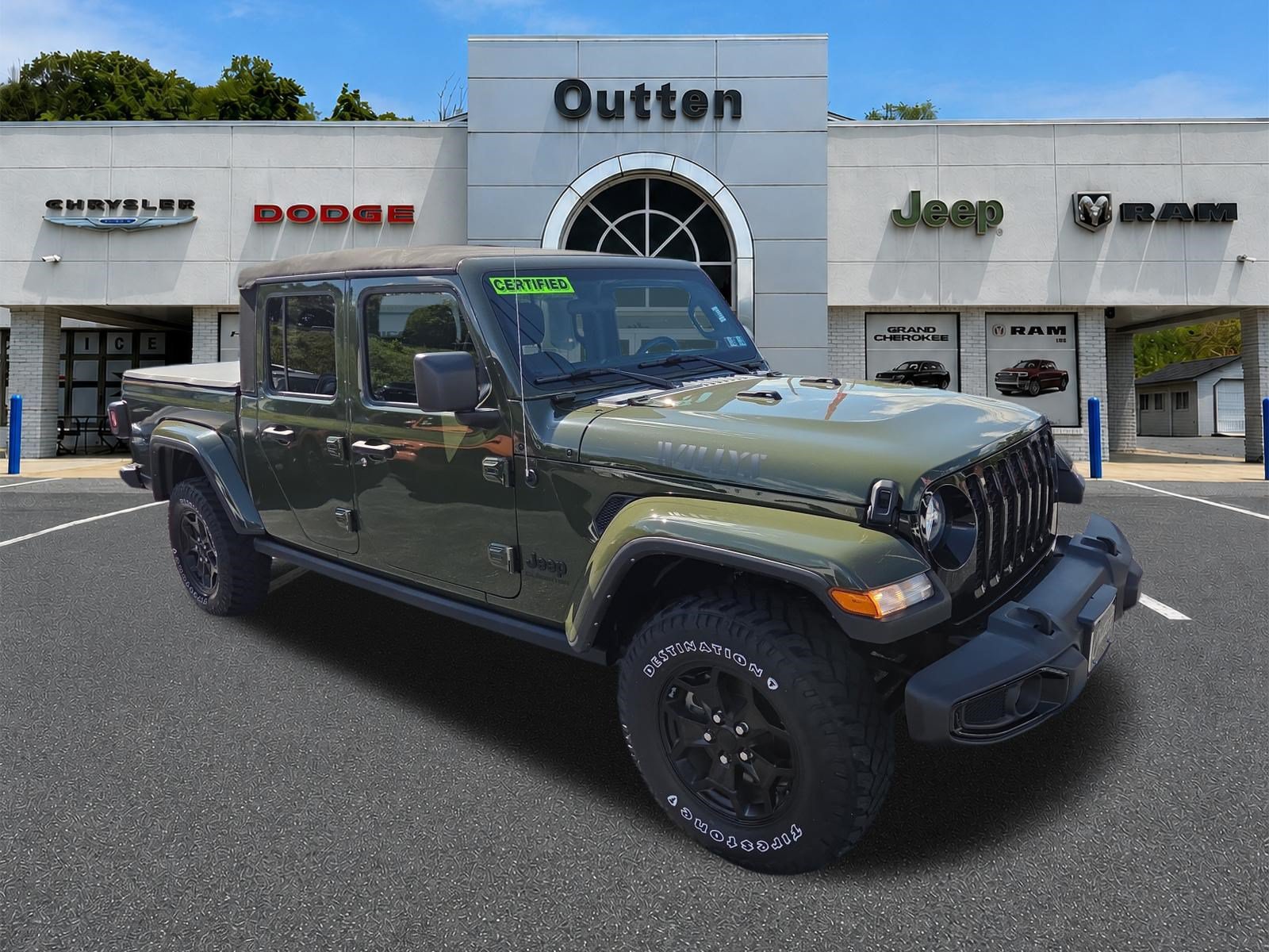 Certified 2022 Jeep Gladiator Sport AWD/4WD image 1