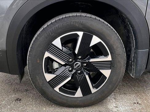 Used 2025 Nissan Kicks SV image 7