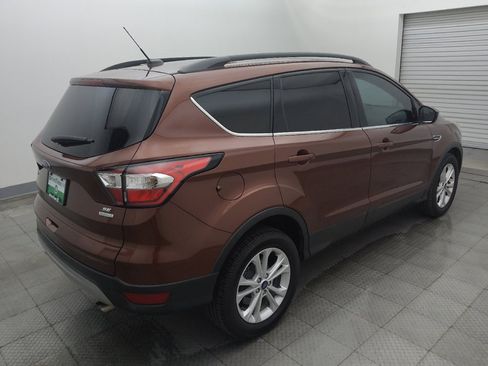 Used 2018 Ford Escape SE FWD image 9