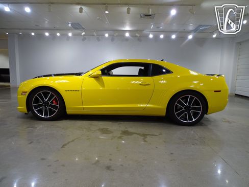 Used 2010 Chevrolet Camaro SS w/ RS Package image 6