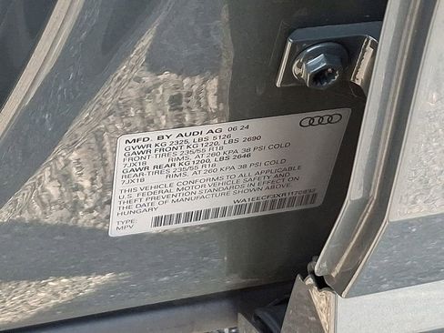 Used 2024 Audi Q3 2.0T Premium Plus w/ Premium Plus Package image 29