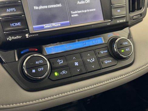 Used 2018 Toyota RAV4 XLE FWD image 32