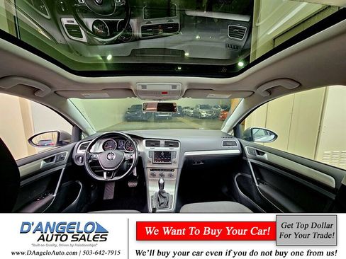 Used 2016 Volkswagen Golf S image 17