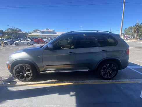 Used 2011 BMW X5 xDrive50i w/ Technology Pkg image 4