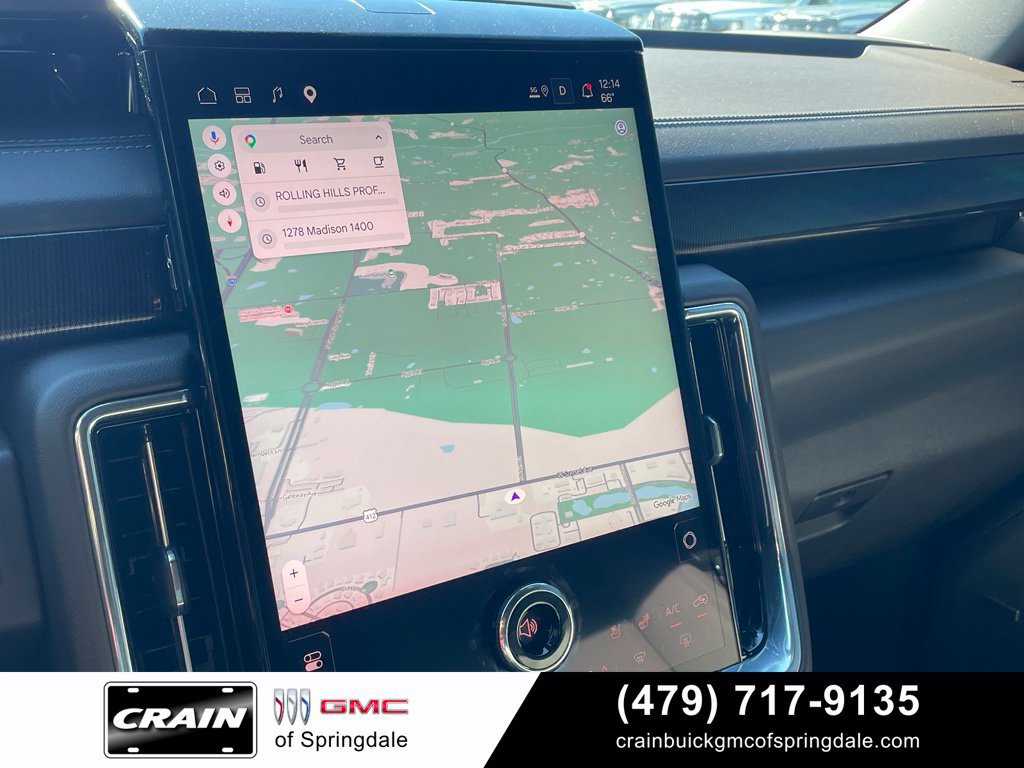 Used 2025 GMC Yukon Elevation w/ Elevation Premium Package AWD/4WD image 17