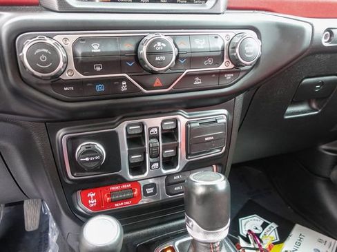 Used 2023 Jeep Wrangler Unlimited Rubicon 4xe image 18