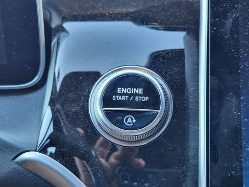 Used 2025 Mercedes-Benz GLC 300 GLC 300 image 18