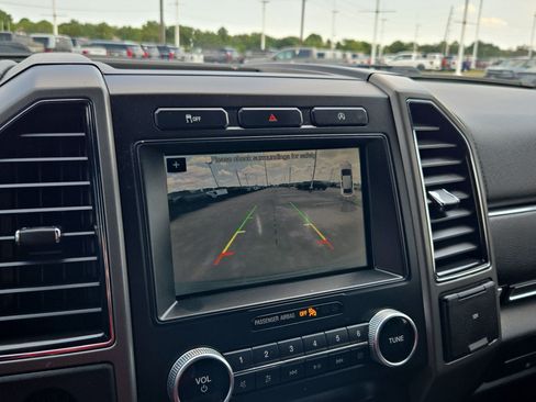 Used 2019 Ford Expedition XLT w/ Equipment Group 202A RWD image 21