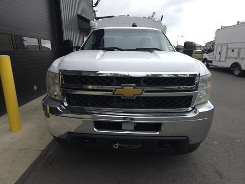 Used 2014 Chevrolet Silverado 3500 W/T AWD/4WD image 2