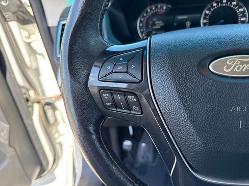 Used 2017 Ford Explorer Platinum image 16