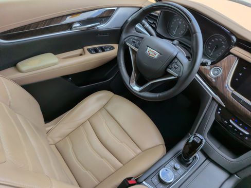 Used 2023 Cadillac XT6 Premium Luxury w/ Platinum Package FWD image 34