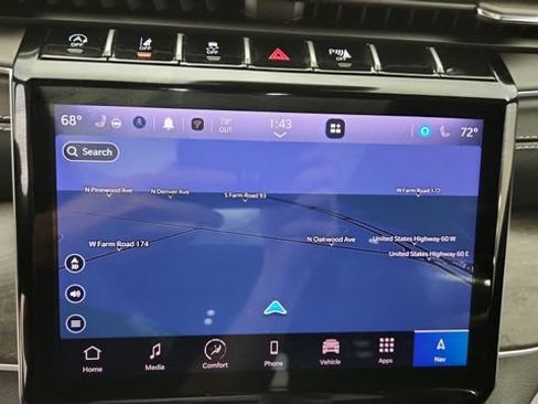 Used 2025 Jeep Grand Cherokee Limited w/ Luxury Tech Group II AWD/4WD image 17