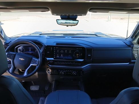 Used 2025 Chevrolet Silverado 3500 LTZ w/ LTZ Plus Package image 18