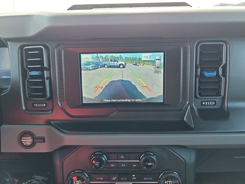 Used 2023 Ford Bronco Black Diamond w/ Sasquatch Package image 28