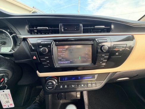 Used 2014 Toyota Corolla LE FWD image 9