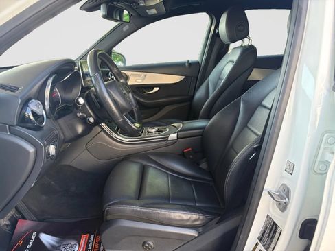 Used 2019 Mercedes-Benz GLC 300 4MATIC image 12