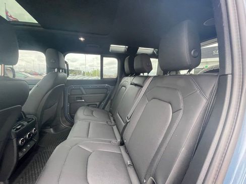 Used 2025 Land Rover Defender 110 X-Dynamic SE image 25