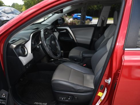 Used 2015 Toyota RAV4 Limited w/ Outdoor Package FWD image 8