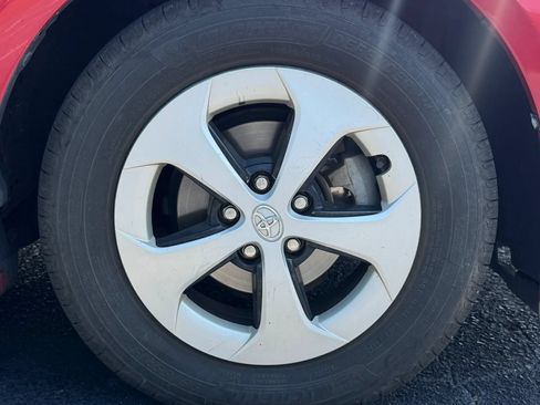 Used 2014 Toyota Prius Three FWD image 10