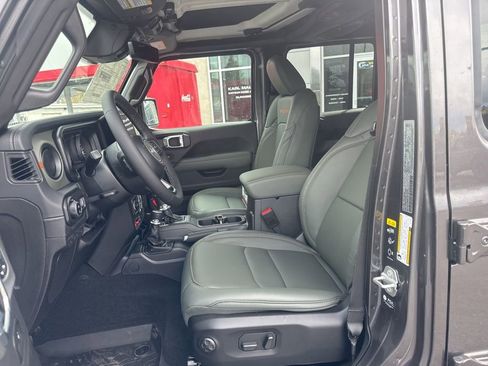 New 2026 Jeep Gladiator Mojave image 9