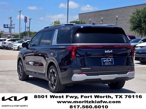 New 2026 Kia Carnival EX FWD image 4