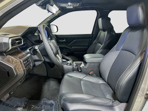 Used 2025 Toyota Tacoma Limited AWD/4WD image 18