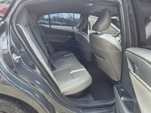 Used 2025 Toyota Camry SE image 13