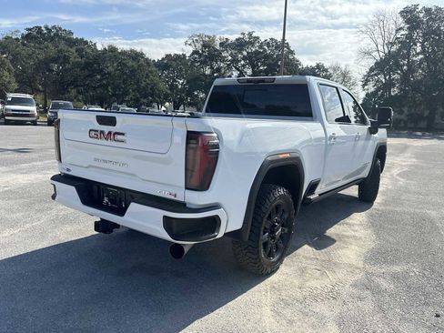 Used 2024 GMC Sierra 2500 AT4 w/ AT4 Premium Plus Package image 9