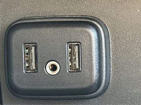 Used 2021 Chevrolet Colorado W/T w/ Custom Special Edition image 9