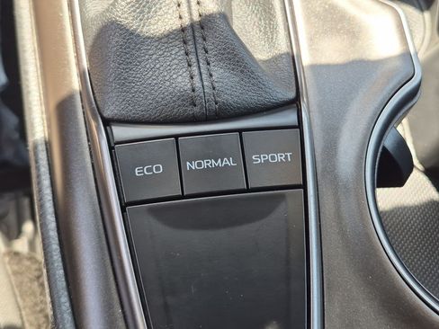 Used 2022 Toyota Camry SE FWD image 22