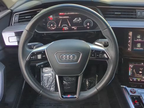 Used 2023 Audi e-tron S Premium Plus image 23